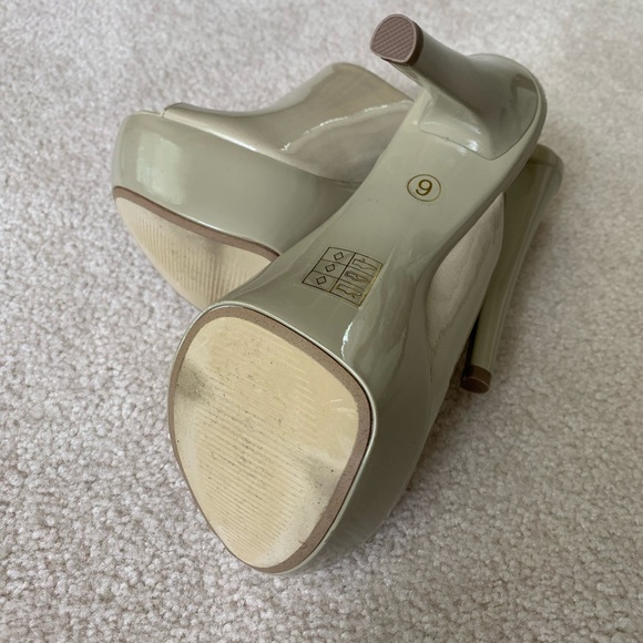 Call it Spring Heels - Picture 4 of 4